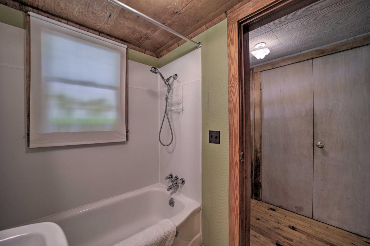 Historic Cabin Grill And Hiking Trail Access! Bryson City Zewnętrze zdjęcie
