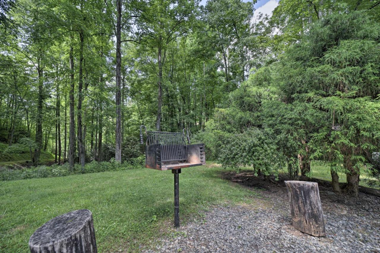 Historic Cabin Grill And Hiking Trail Access! Bryson City Zewnętrze zdjęcie